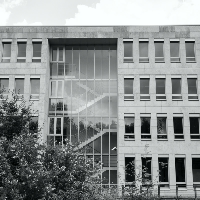 Bild: Fassade mit Treppenhaus
